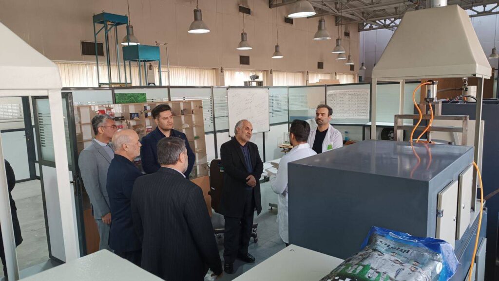 بازدید راهبر نهاد مردمی رسالت از پژوهشگاه استاندارد